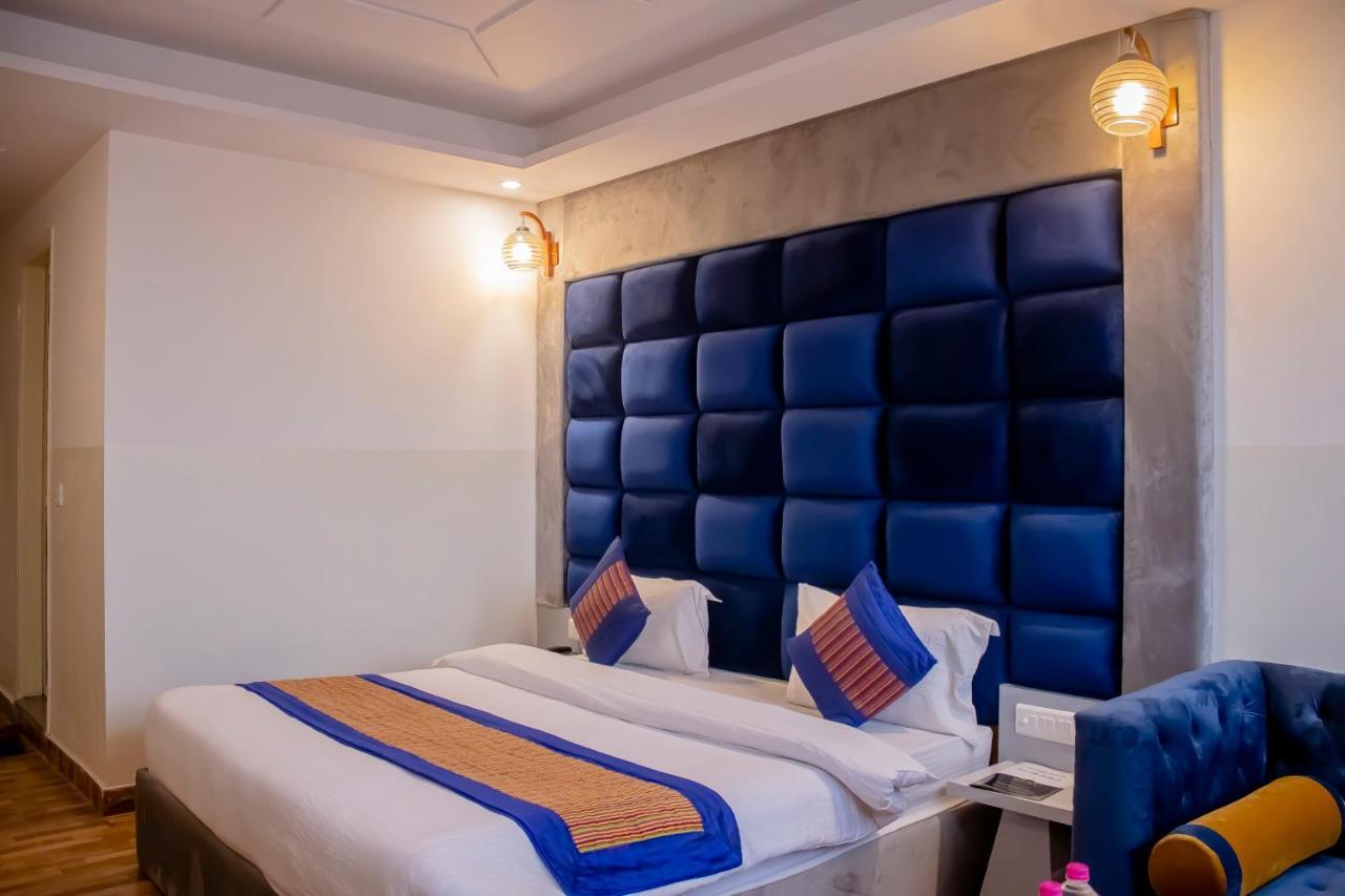 Hotel Airport City Delhi International Airport 뉴델리 외부 사진